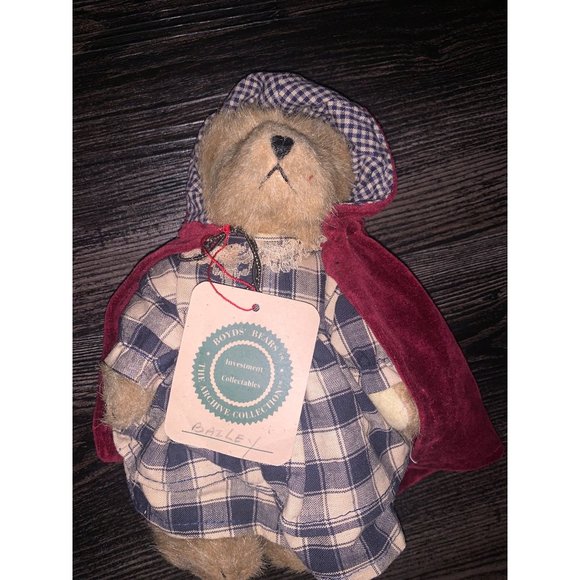 NWT! Boyds Bears Bailey, Vintage Red Cape  8" - Picture 1 of 3